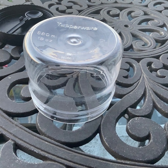 Tupperware Clear Storage Container with Black Lid/ Contenant avec cuillère - Picture 4 of 9